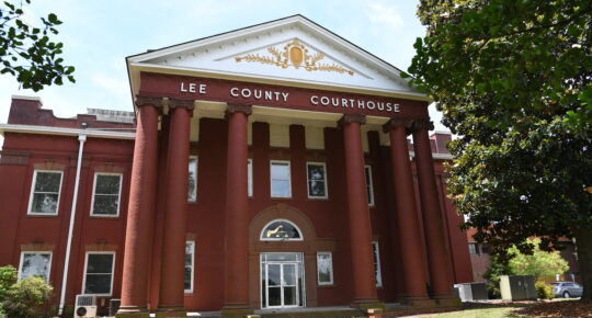 Lee County courthouse from outside